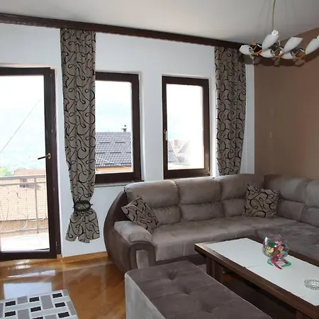 Hsh Apartment *