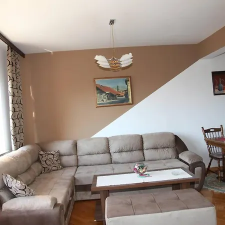 Hsh Apartment Apartmán